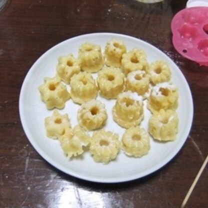 初めまして。KOJIKAmamaさんのレシピで電子レンジで作ってみました♪
ほんのり豆腐のお味が素朴で、3歳の息子も美味しく食べてました。